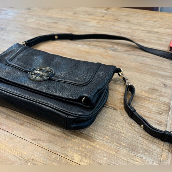 Tory Burch convertible clutch crossbody (NWOT) - Picture 4 of 14